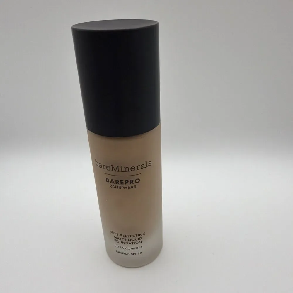 bareMinerals BAREPRO 24HR MATTE FOUNDATION SPF 20 light 22 warm (Matte) 1 Oz